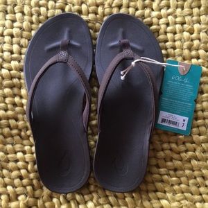 NWT Olukai HO'OPIO flip flop- DARK JAVA sz 7